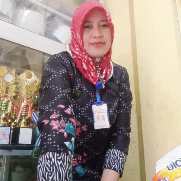 Tri Hidayati